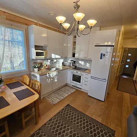 Oulu, 2-room, Familyhome 4 People 奥卢